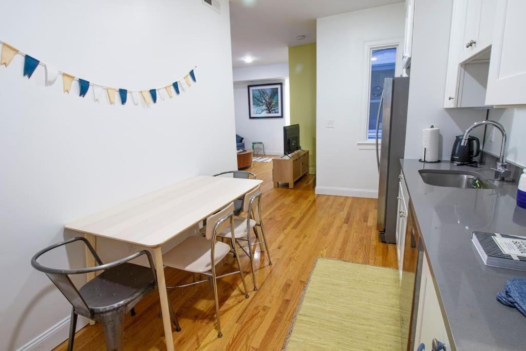 4Br 1,5Bh Sunny Apt In Roxbury Lejlighed Boston Værelse billede